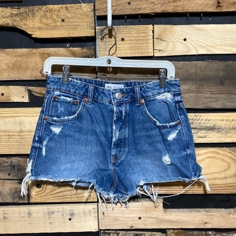 Zara High Waisted‎ Distressed Denim Shorts Size 4